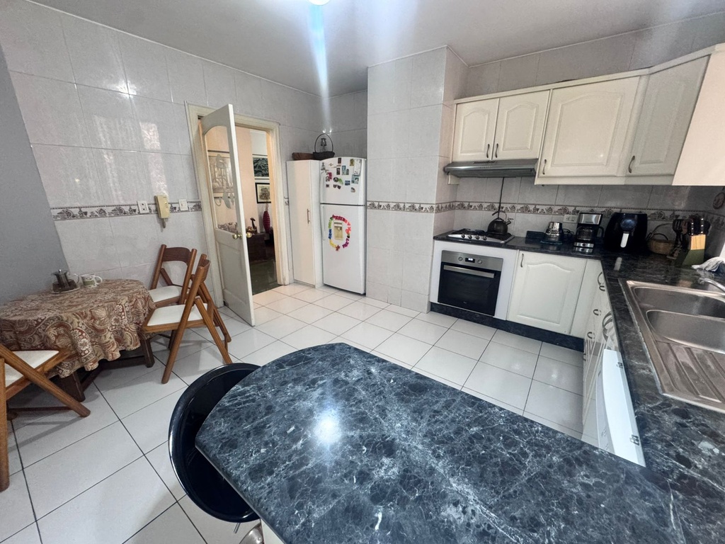 Departamento de 4 Dormitorios con Excelente Ubicación en Venta Sector República del Salvador