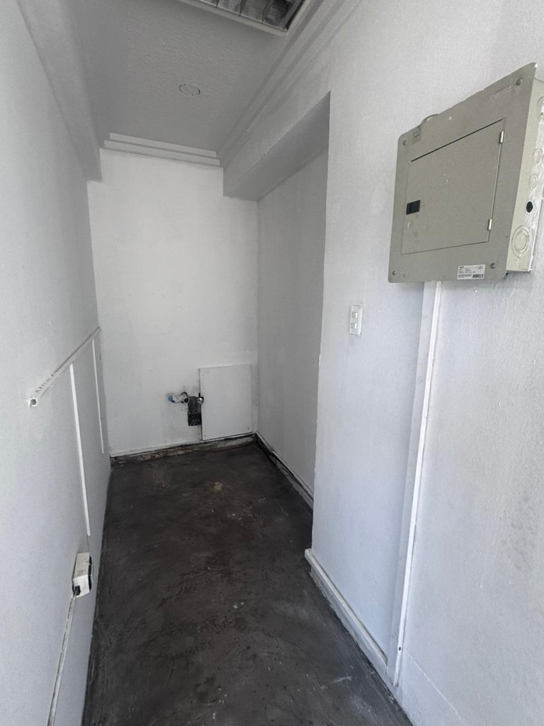 Local en Alquiler con Excelente Ubicación Sector República del Salvador 