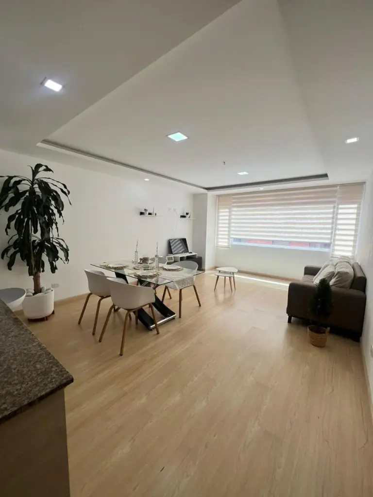 Orellana - Vendo Hermoso Dpto. Amoblado, Casi Nuevo - Moderno - 90 m², 2dorm, 2.5 Baños