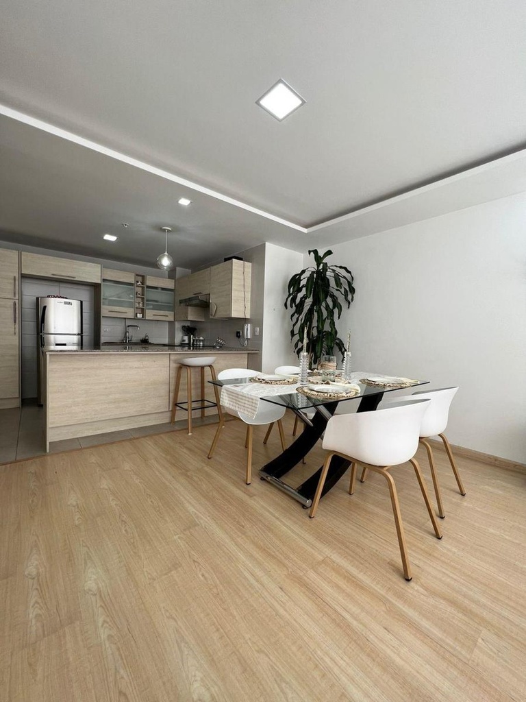 Orellana - Vendo Hermoso Dpto. Amoblado, Casi Nuevo - Moderno - 90 m², 2dorm, 2.5 Baños