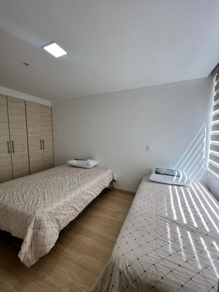 Orellana - Vendo Hermoso Dpto. Amoblado, Casi Nuevo - Moderno - 90 m², 2dorm, 2.5 Baños