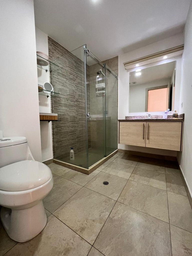 Orellana - Vendo Hermoso Dpto. Amoblado, Casi Nuevo - Moderno - 90 m², 2dorm, 2.5 Baños
