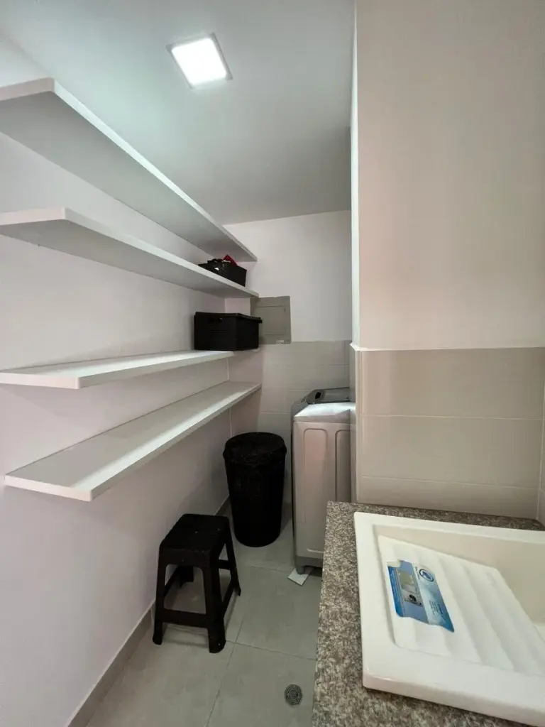 Orellana - Vendo Hermoso Dpto. Amoblado, Casi Nuevo - Moderno - 90 m², 2dorm, 2.5 Baños