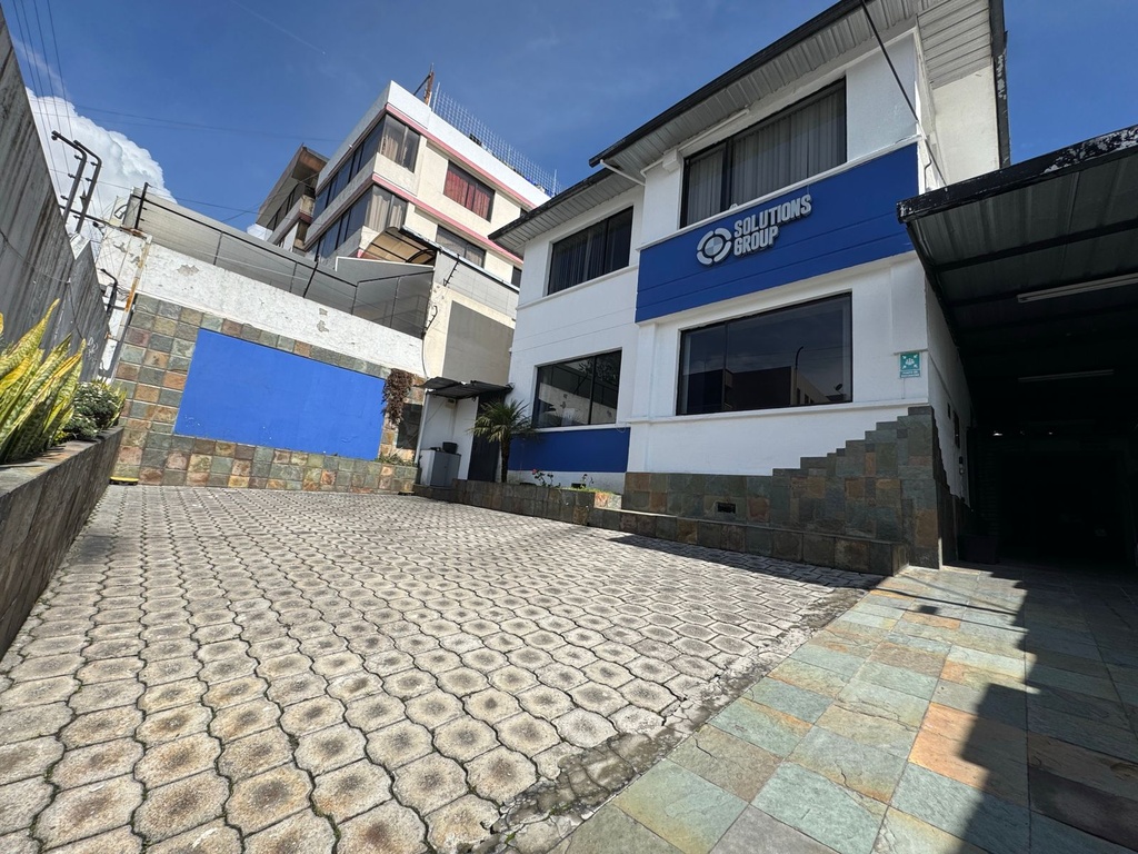 Casa Comercial con Excelente Ubicación en Venta Sector Mariana de Jesús