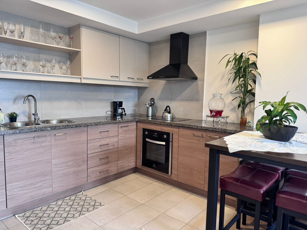 Suite Moderna en Alquiler Sector Solca