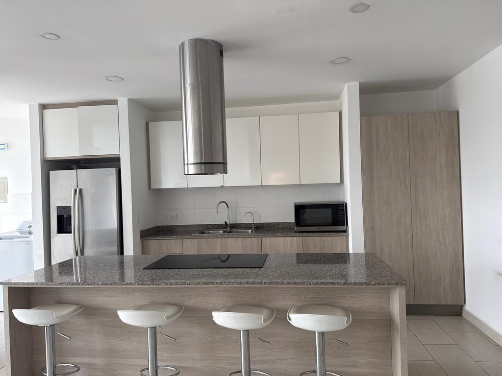 Departamento con Excelente Ubicación en Alquiler Sector República del Salvador