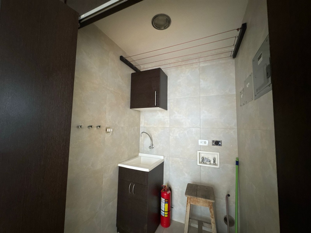 Departamento con Excelente Ubicación en Alquiler Sector República del Salvador