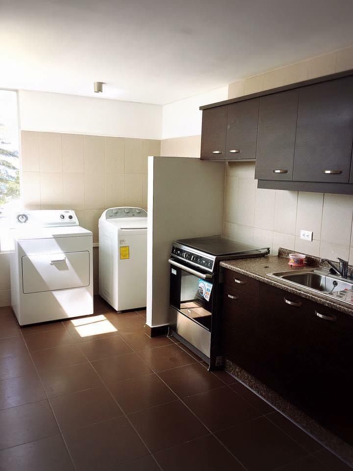 Casa Amplio de 3 Dormitorios en Alquiler Sector Valle de los Chillos