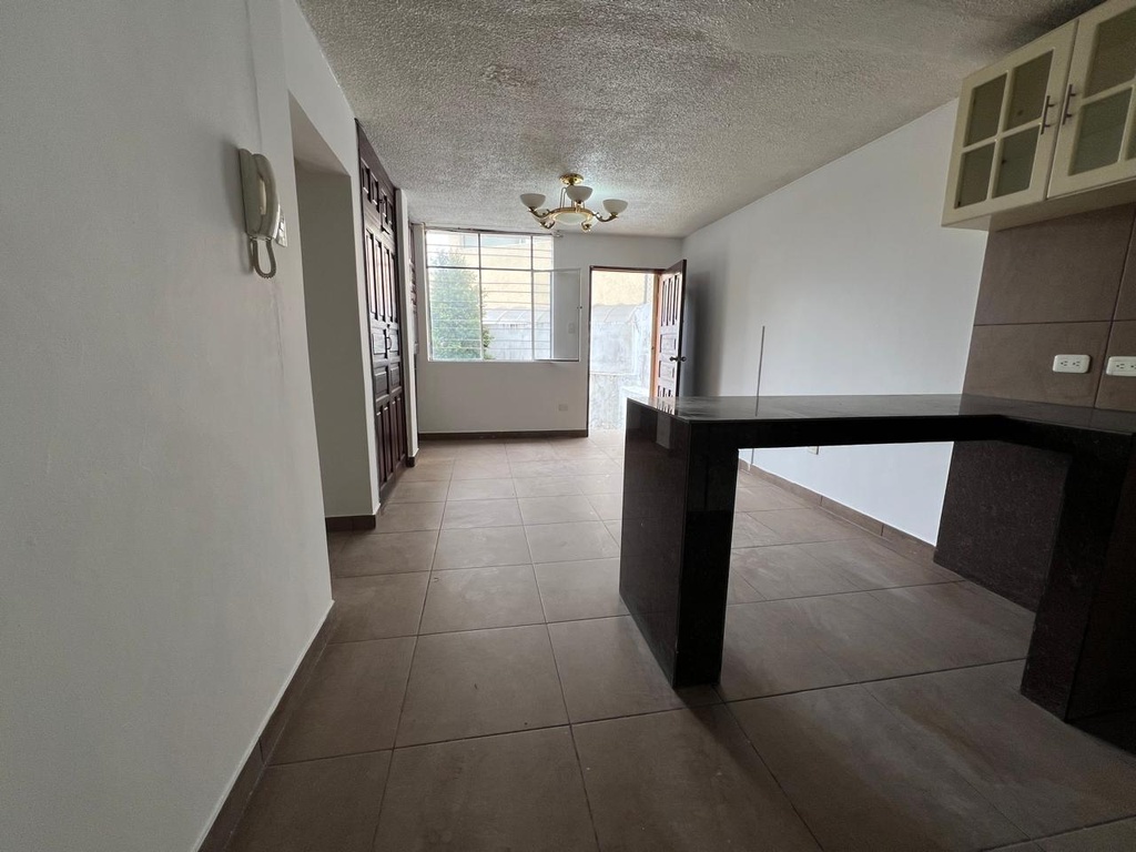 Departamento con Ubicación Estratégica en Alquiler Sector Rumipamba