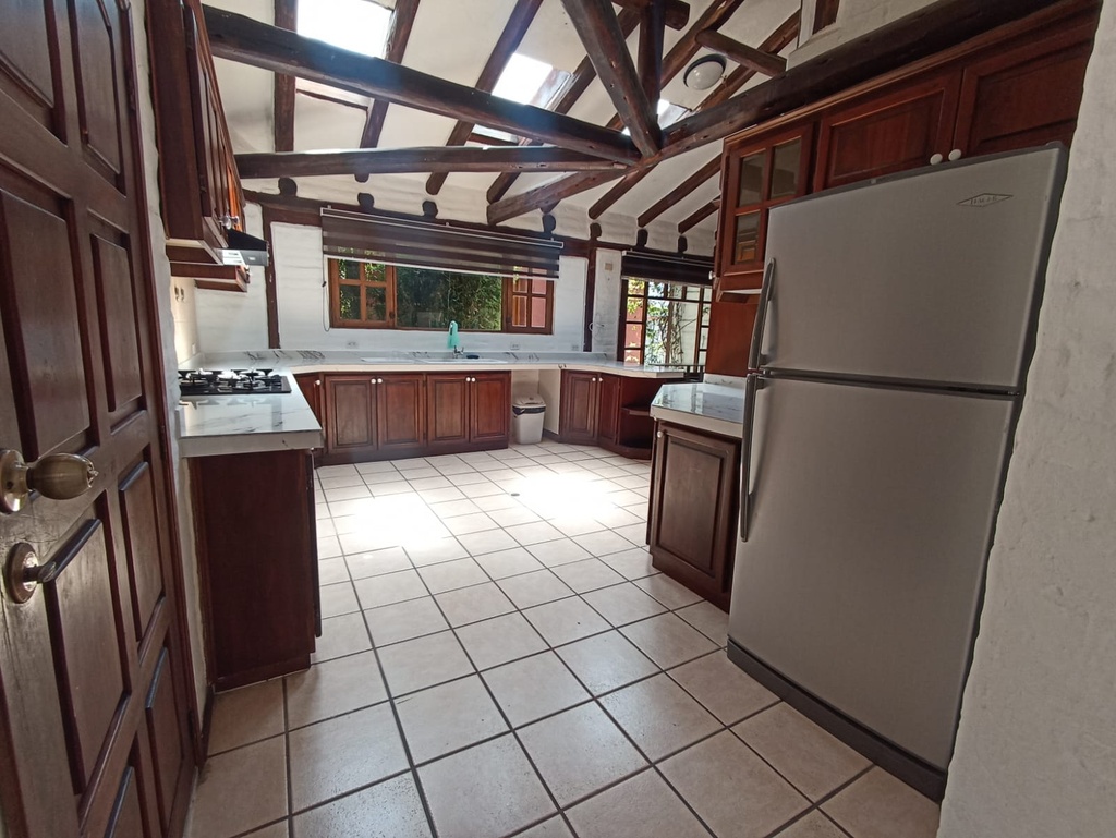 Casa en Alquiler con Excelente Ubicación  Sector Cumbayá