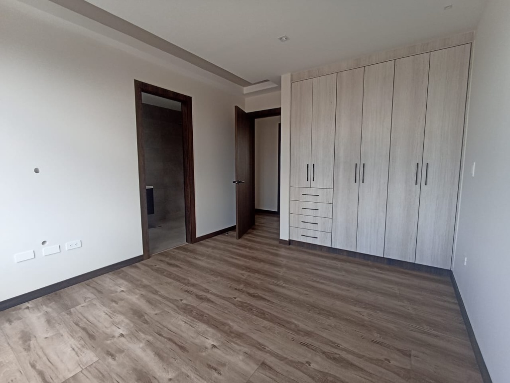 Casa en Venta a Estrenar Sector Puembo