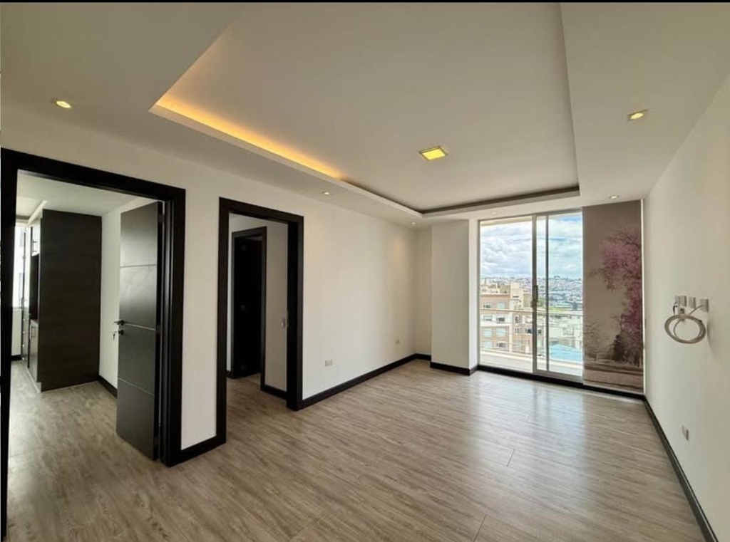 Departamento con Hermosa Vista en Venta Sector Quito Tenis
