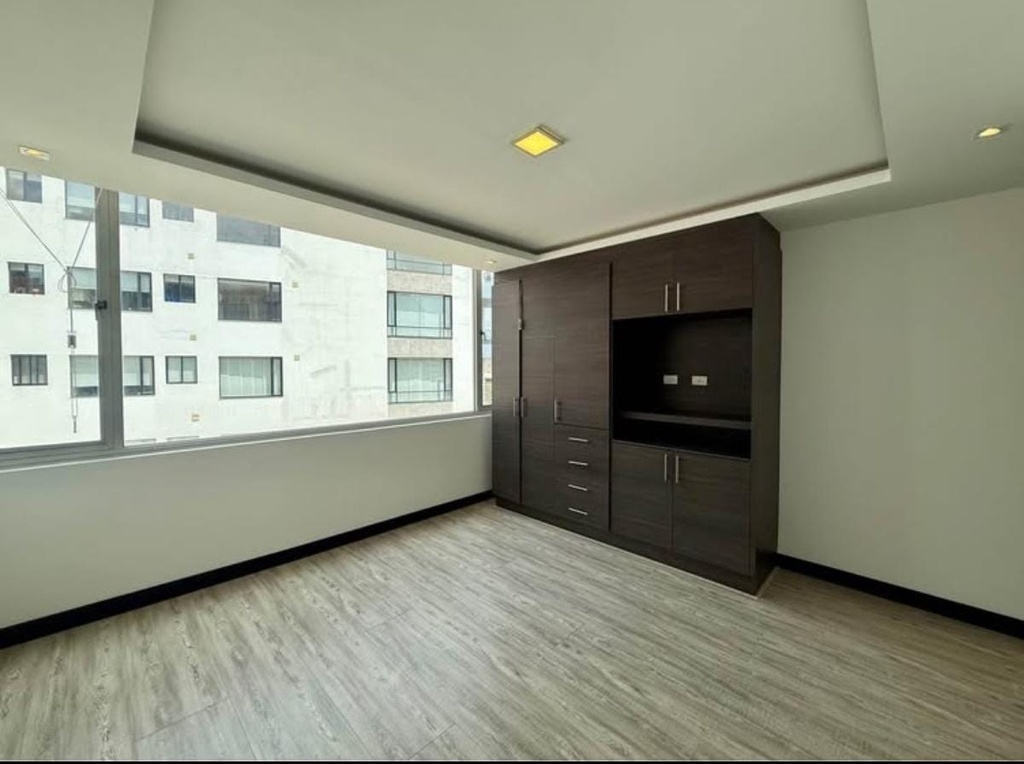 Departamento con Hermosa Vista en Venta Sector Quito Tenis