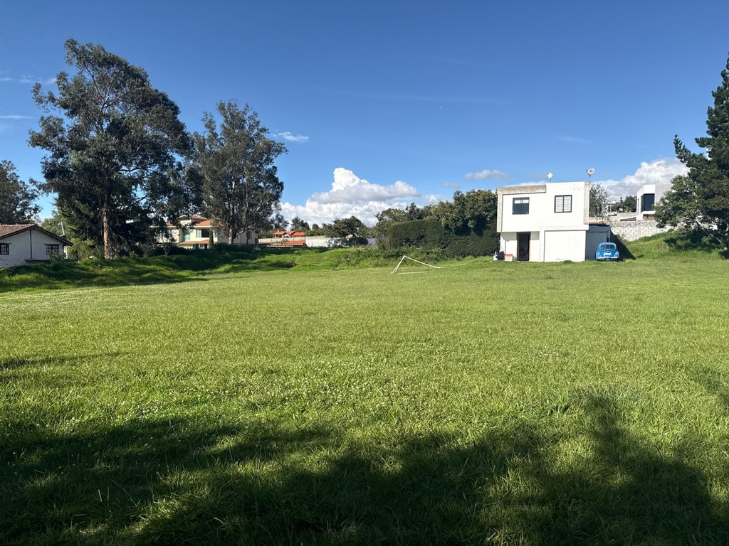 Terreno con Excelente Ubicación en Venta Sector Tumbaco