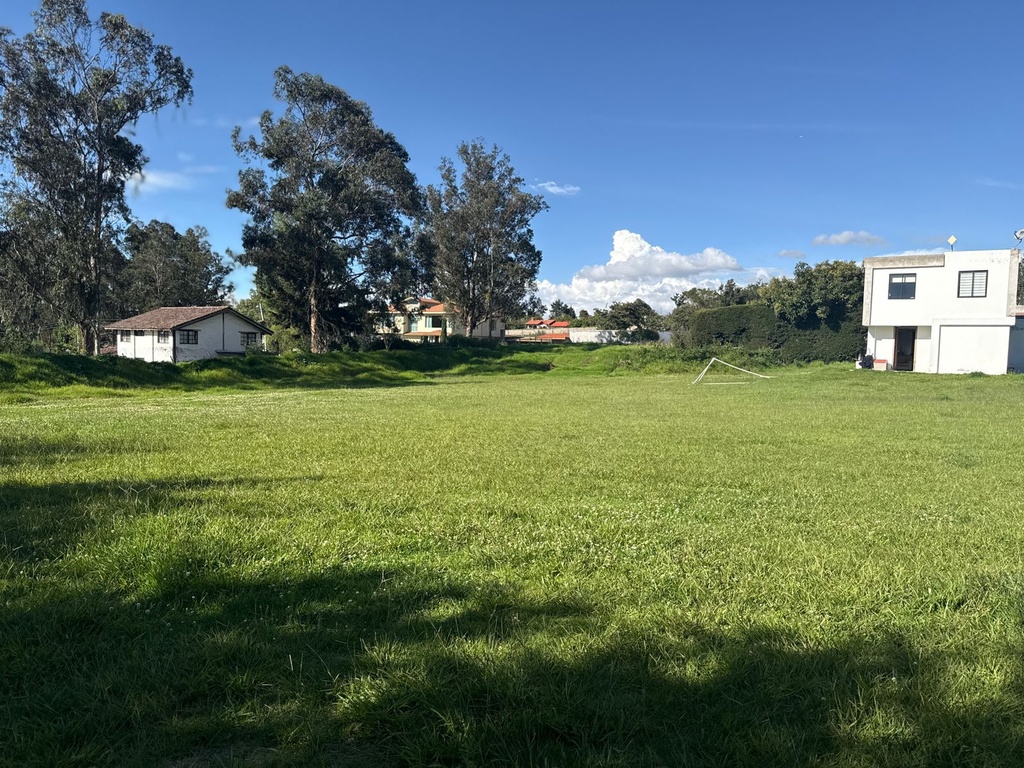 Terreno con Excelente Ubicación en Venta Sector Tumbaco