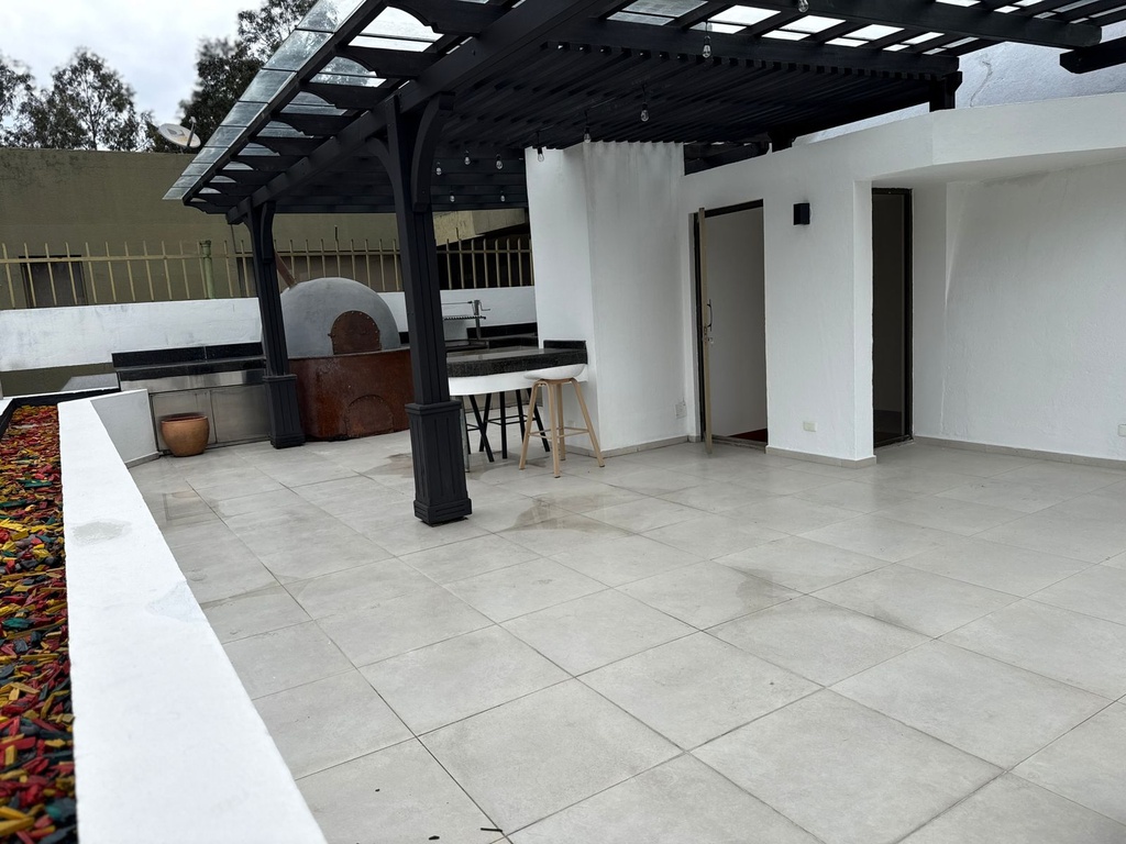 Departamento con Hermosa Vista en Alquiler Sector Monteserrin