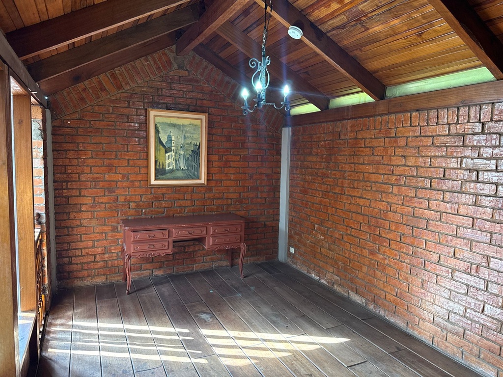 Casa Comercial en Alquiler con Ubicación Estratégica en Puembo Rosa Blanca