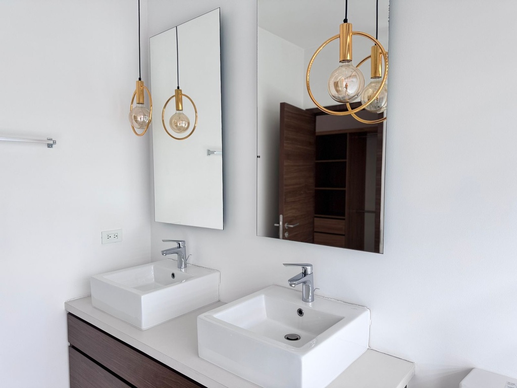 Departamento Amplio de 3 Dormitorios en Alquiler Sector La Carolina