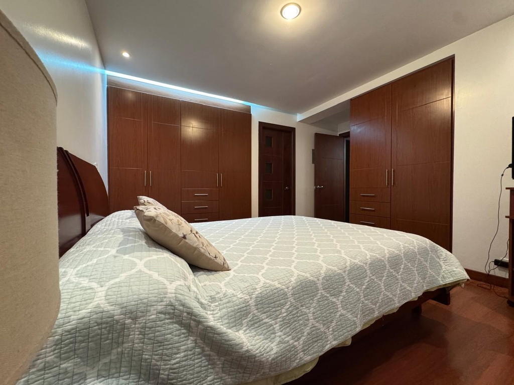 Suite con Excelente Ubicación en Alquiler Sector República del Salvador 