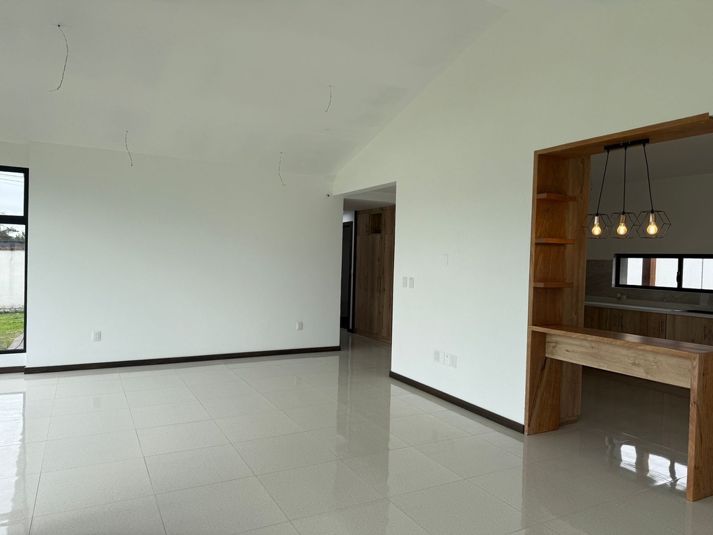 Casa Nueva en Venta de 3 Dormitorios Sector Alangasí la Floresta de la Merced