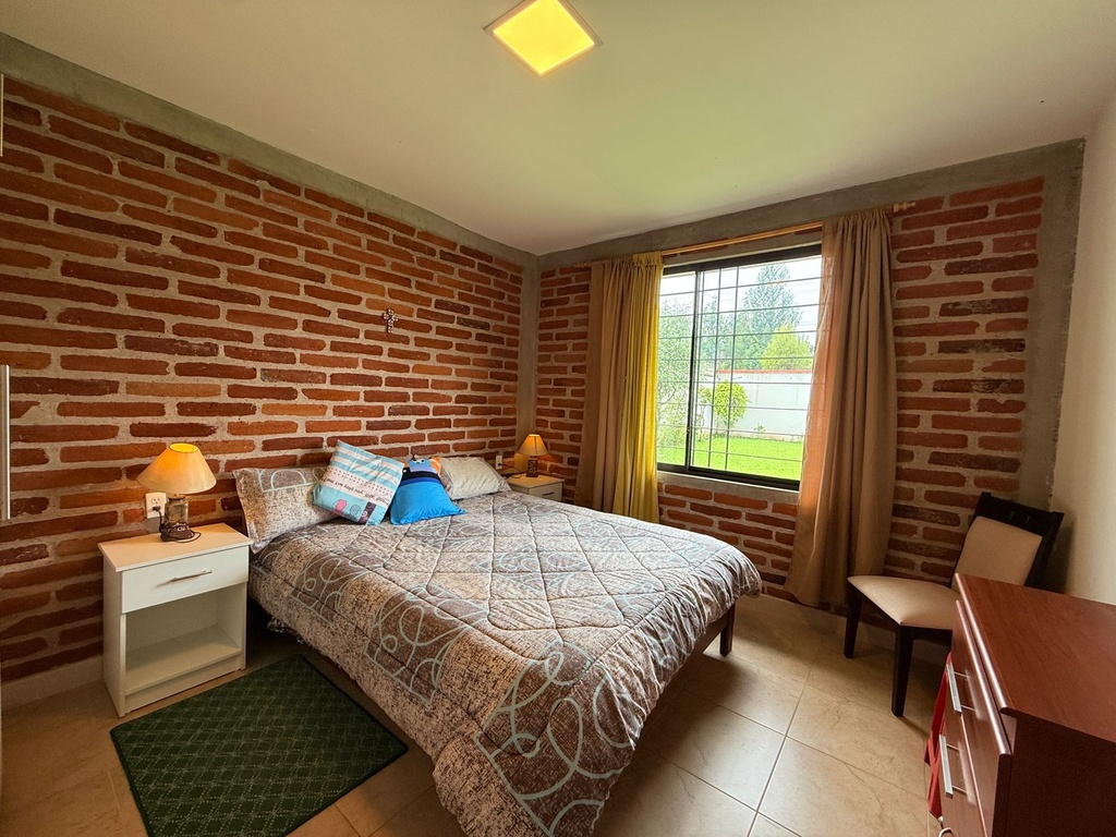 Casa con Piscina en Venta Sector Alangasí la Floresta de la Merced