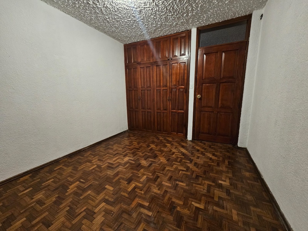 Departamento en Alquiler con Excelente Ubicación Sector La Carolina