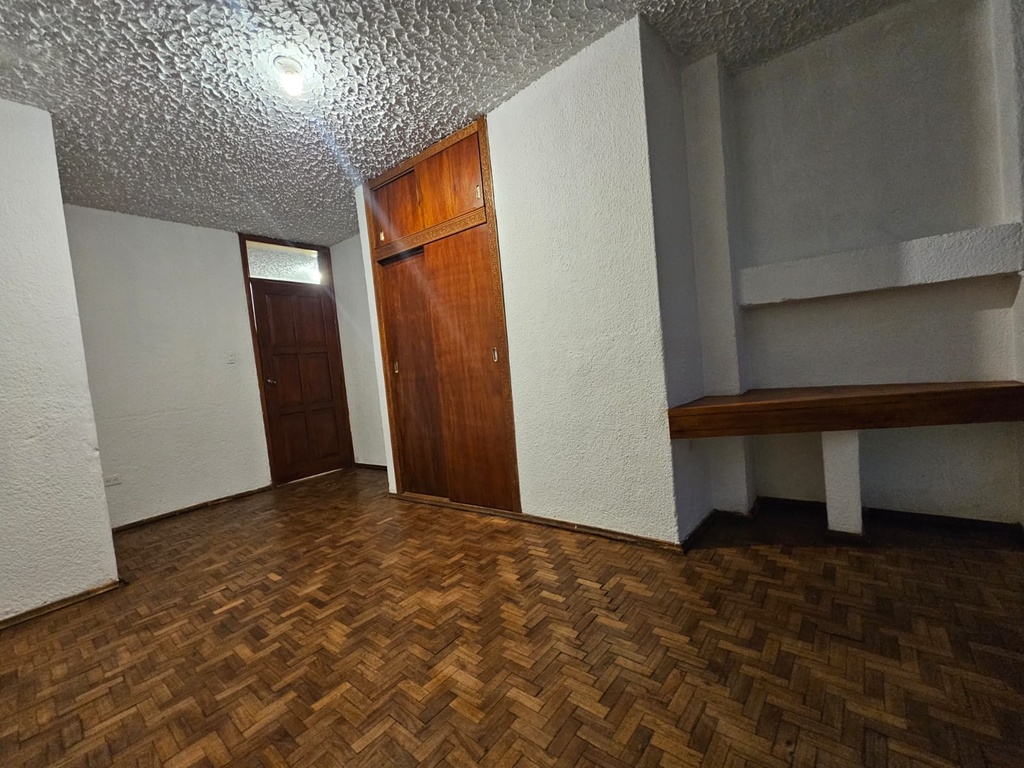 Departamento en Alquiler con Excelente Ubicación Sector La Carolina