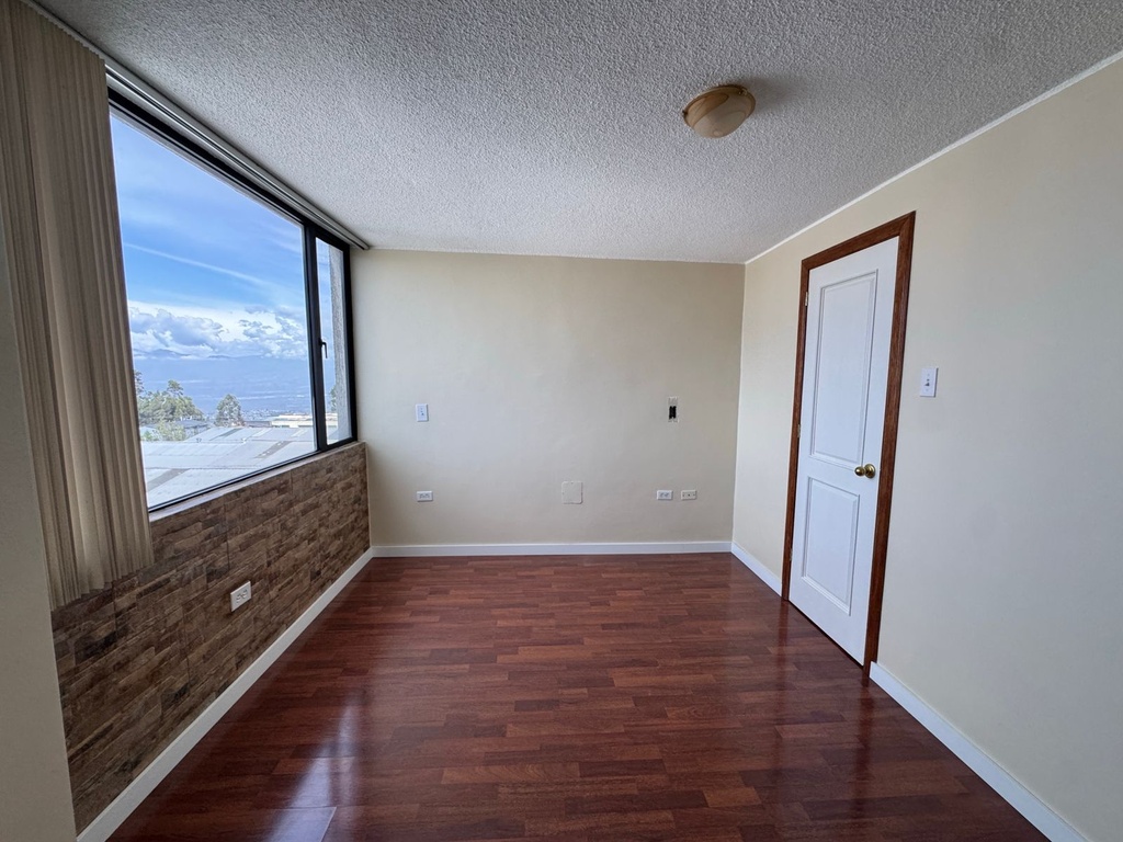 Departamento en Alquiler de Oportunidad Sector Solca