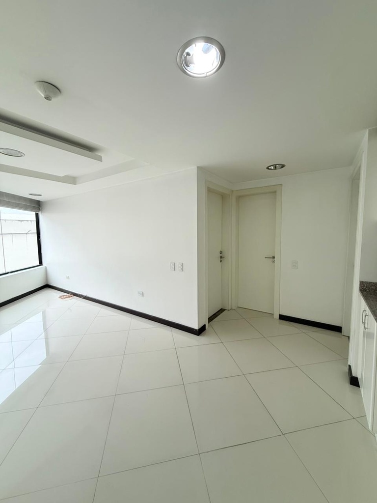 Departamento con Excelente Ubicación en Alquiler Sector La Carolina