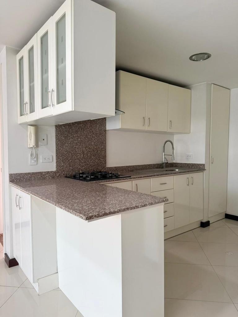 Departamento con Excelente Ubicación en Alquiler Sector La Carolina