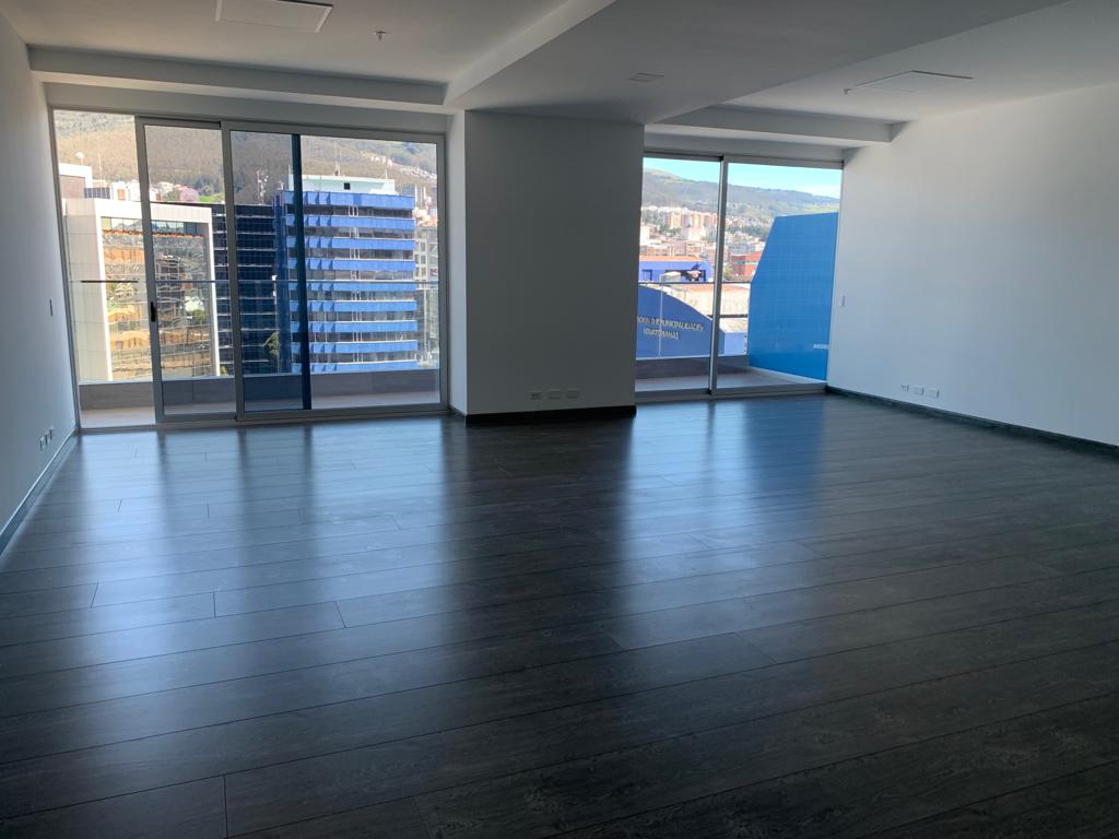 Oficina con Excelente Ubicación en Alquiler Sector Iñaquito