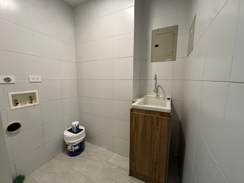 Departamento con Excelente Ubicación en Alquiler Sector República del Salvador 