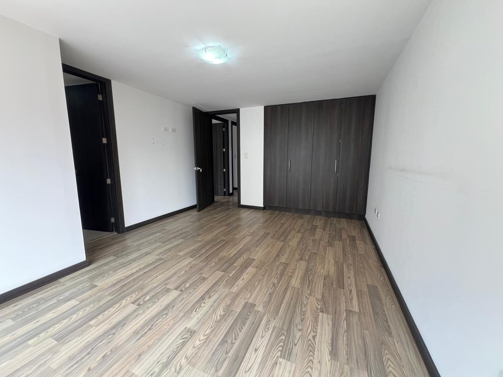 Departamento con Excelente Ubicación en Alquiler Sector Bosmediano