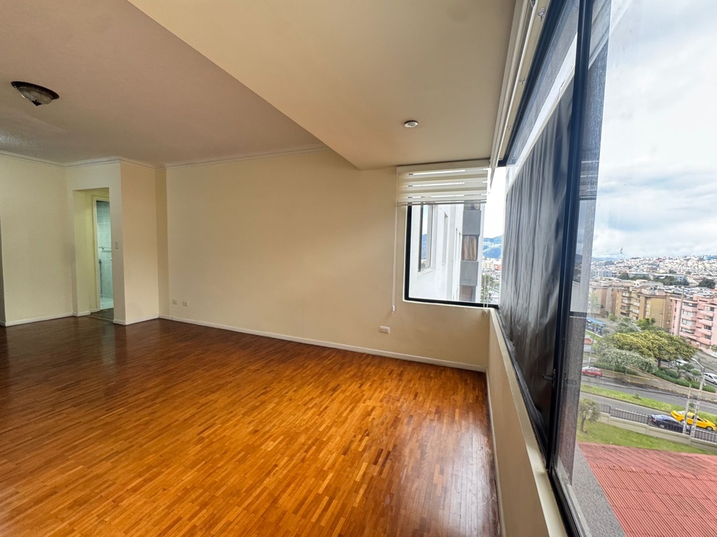 Departamento Amplio de 3 Dormitorios en Venta Sector San Carlos