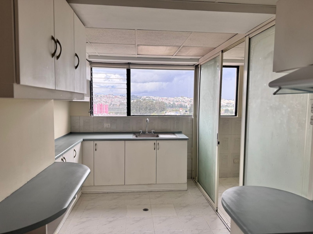 Departamento Amplio de 3 Dormitorios en Venta Sector San Carlos