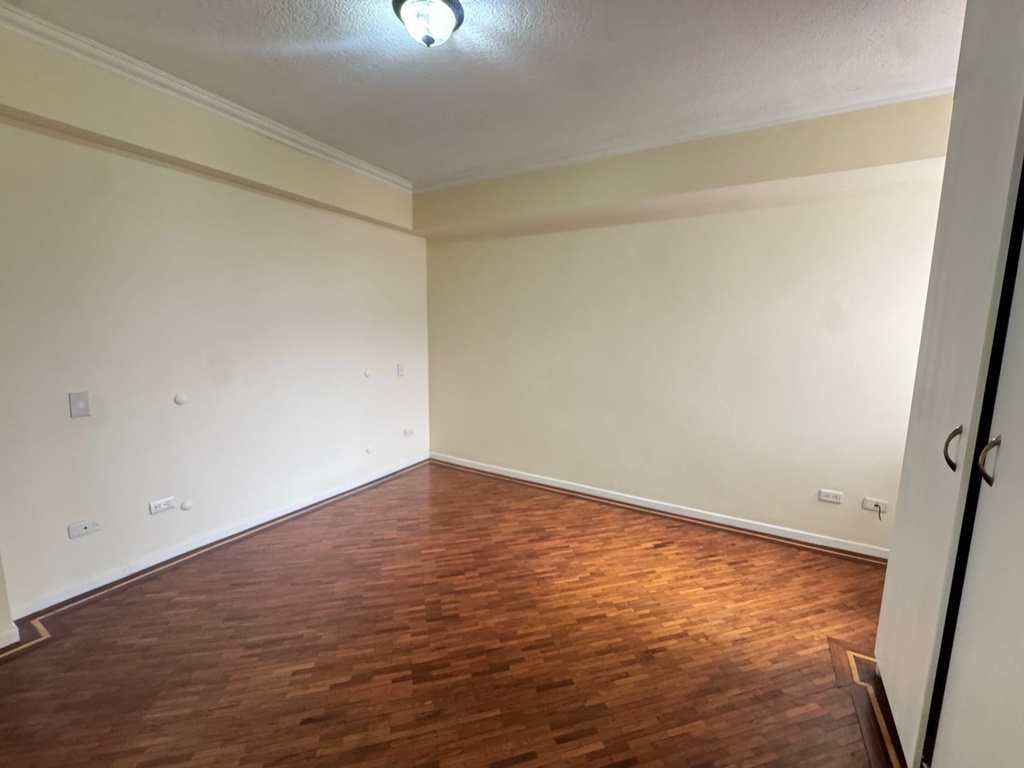 Departamento Amplio de 3 Dormitorios en Venta Sector San Carlos