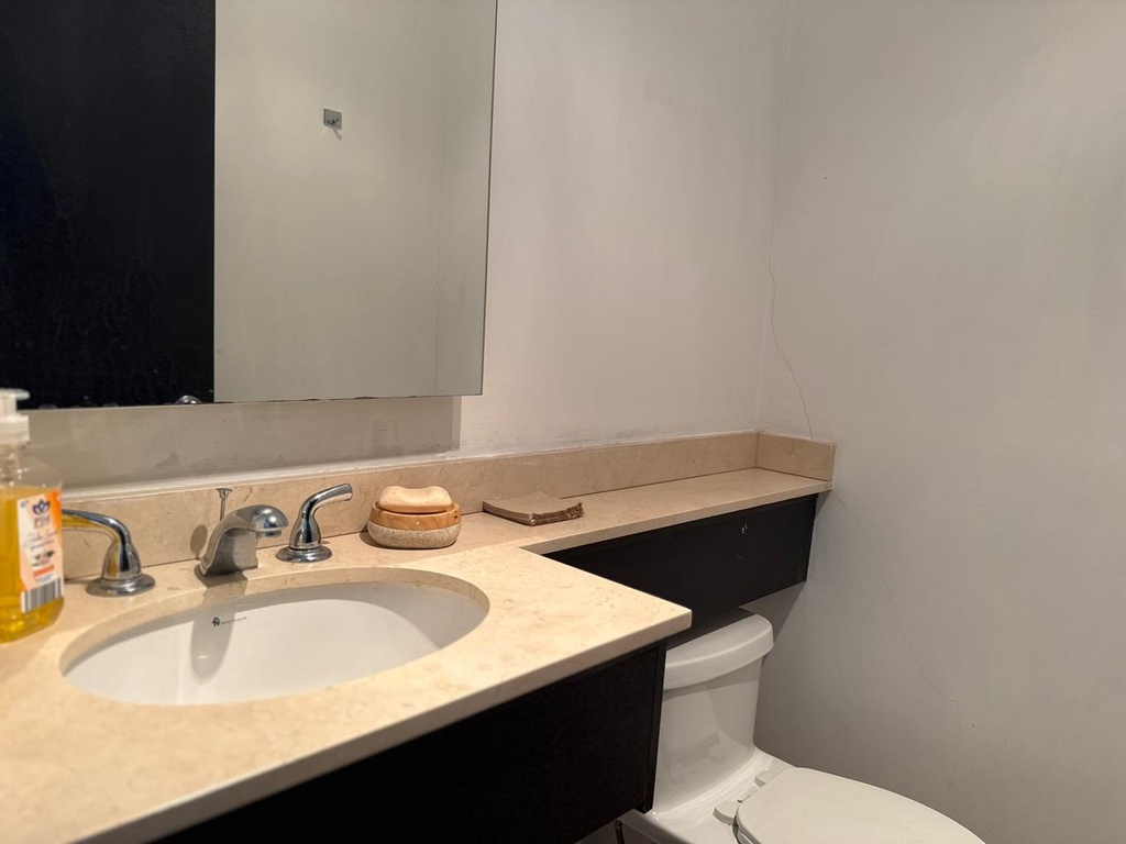 Departamento con Excelente Ubicación en Alquiler Sector República del Salvador