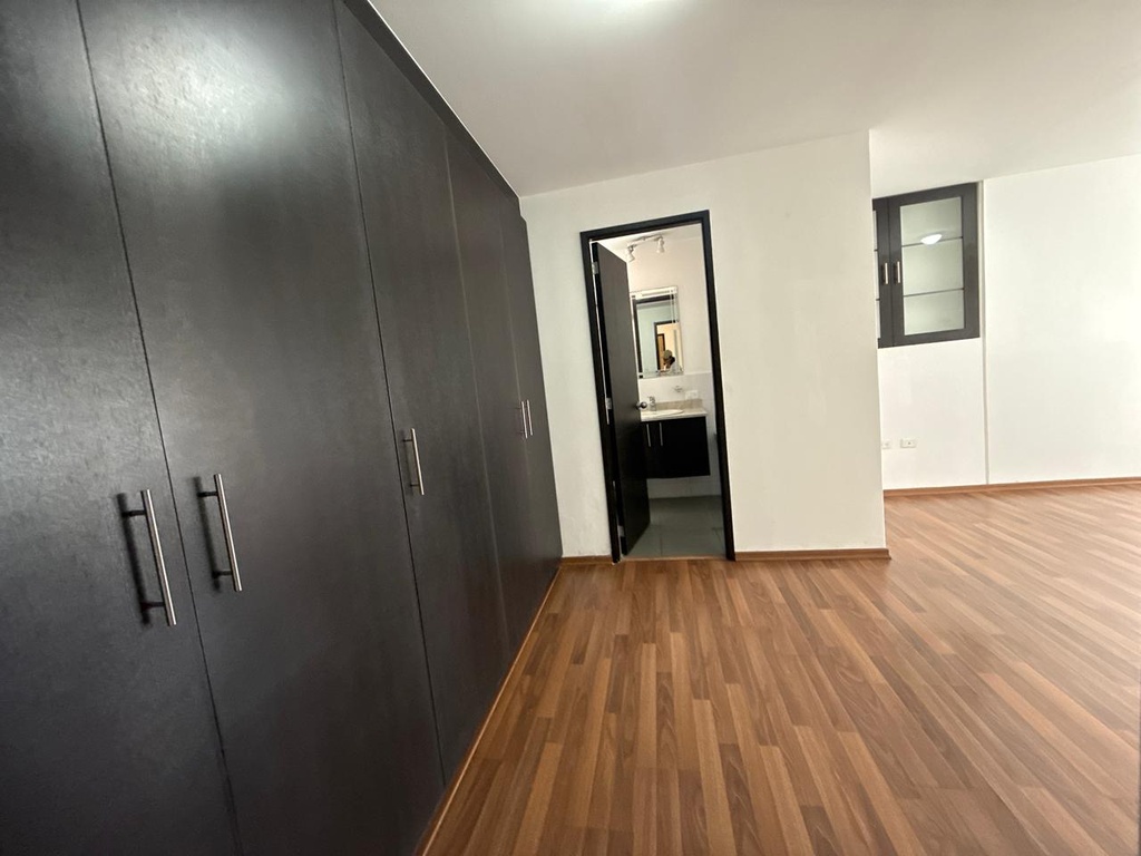 Departamento de 3 Dormitorios en Venta Sector Granados