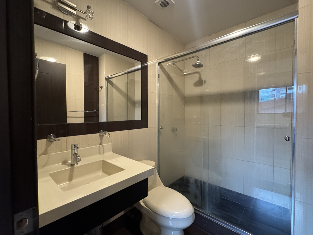  Suite con Excelente Ubicación Sector Bellavista 