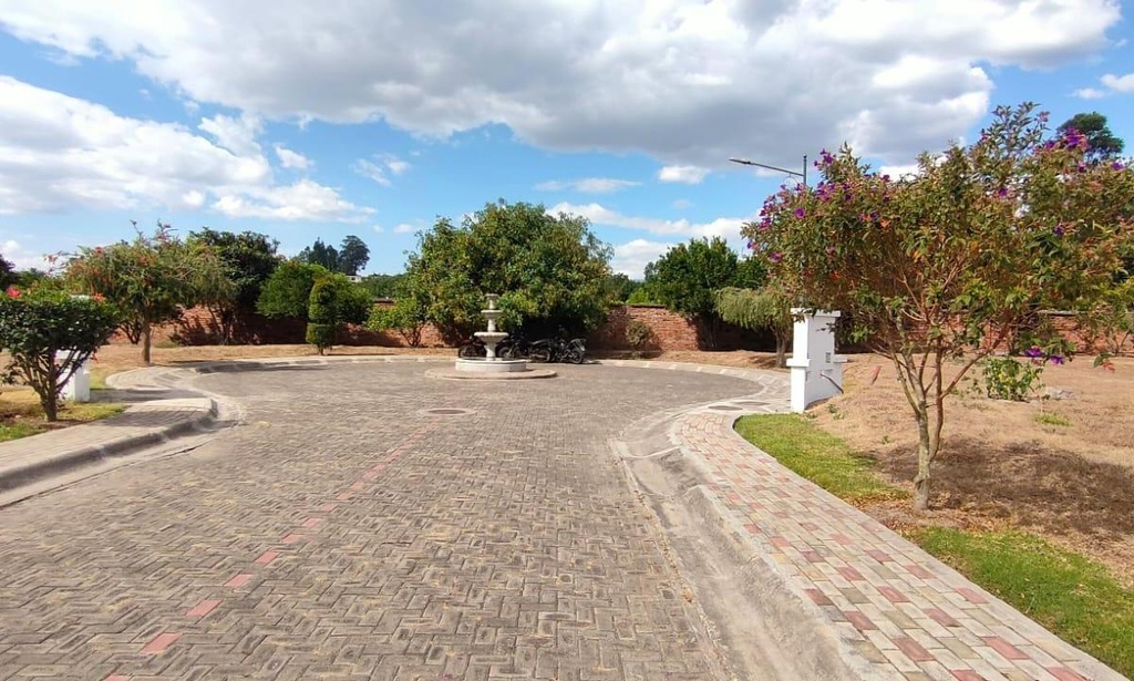 Terreno con Ubicación Estratégica Sector Tumbaco 