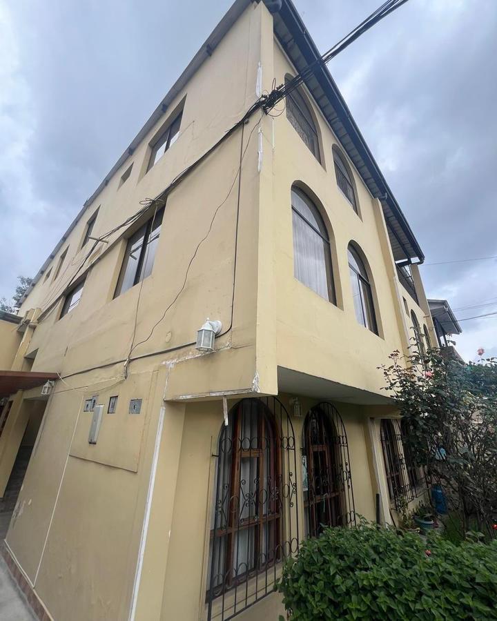  Casa con Ubicación Estratégica Sector La Carolina 