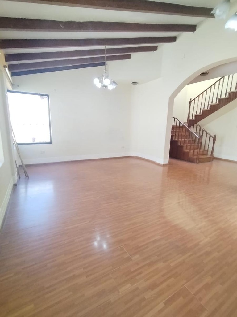  Casa con Ubicación Estratégica Sector Real Audiencia