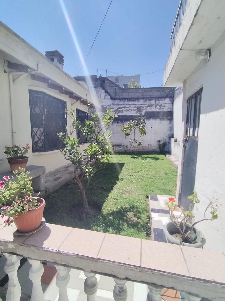 Casa Amplia de 3 Dormitorios Sector Ponceano Alto
