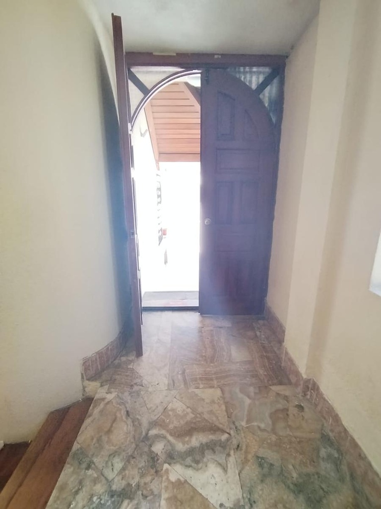 Casa Amplia de 3 Dormitorios Sector Ponceano Alto