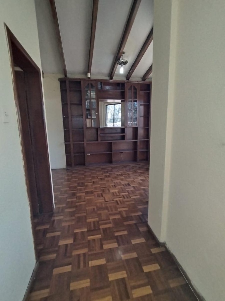 Casa Amplia de 3 Dormitorios Sector Ponceano Alto