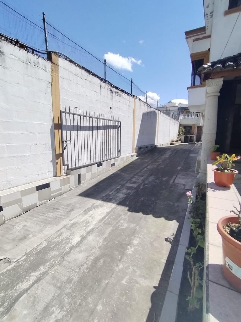 Casa Amplia de 3 Dormitorios Sector Ponceano Alto