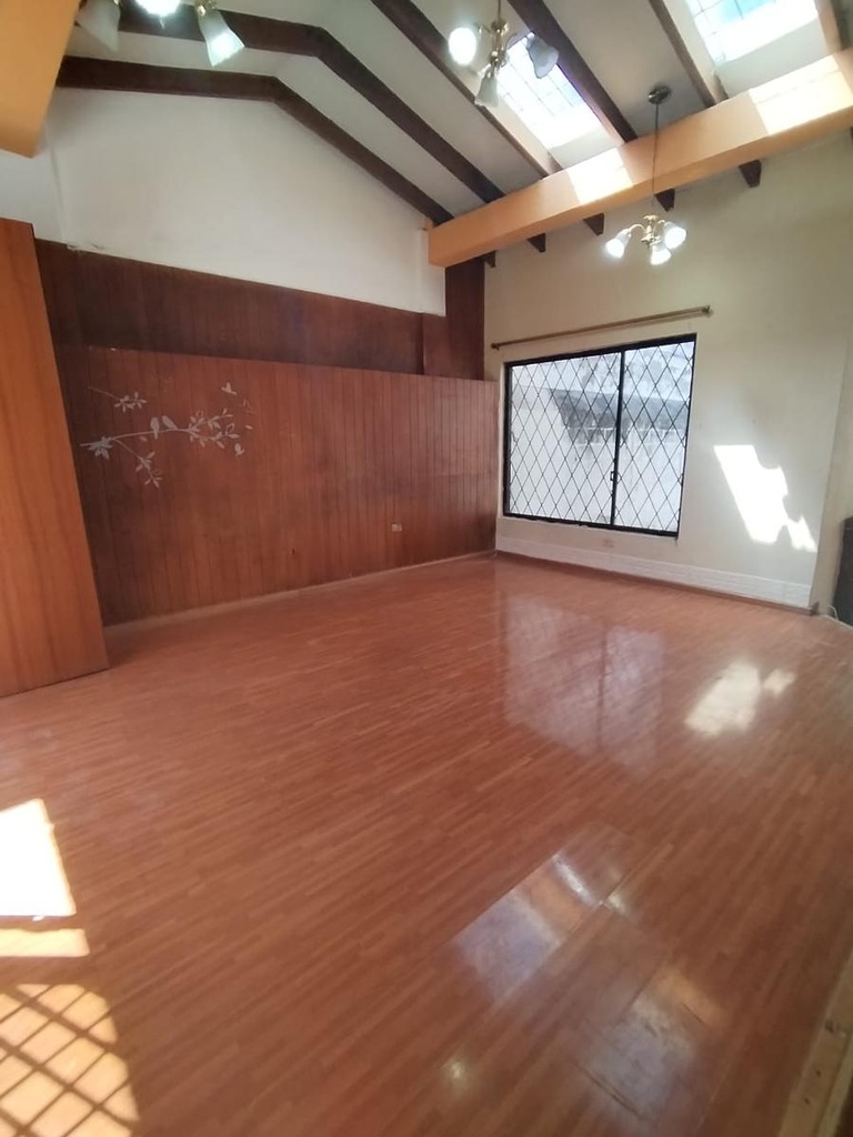 Casa Amplia de 3 Dormitorios Sector Ponceano Alto