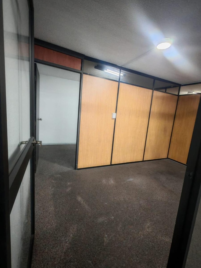 Oficina con Ubicación Estratégica Sector Mariana de Jesús