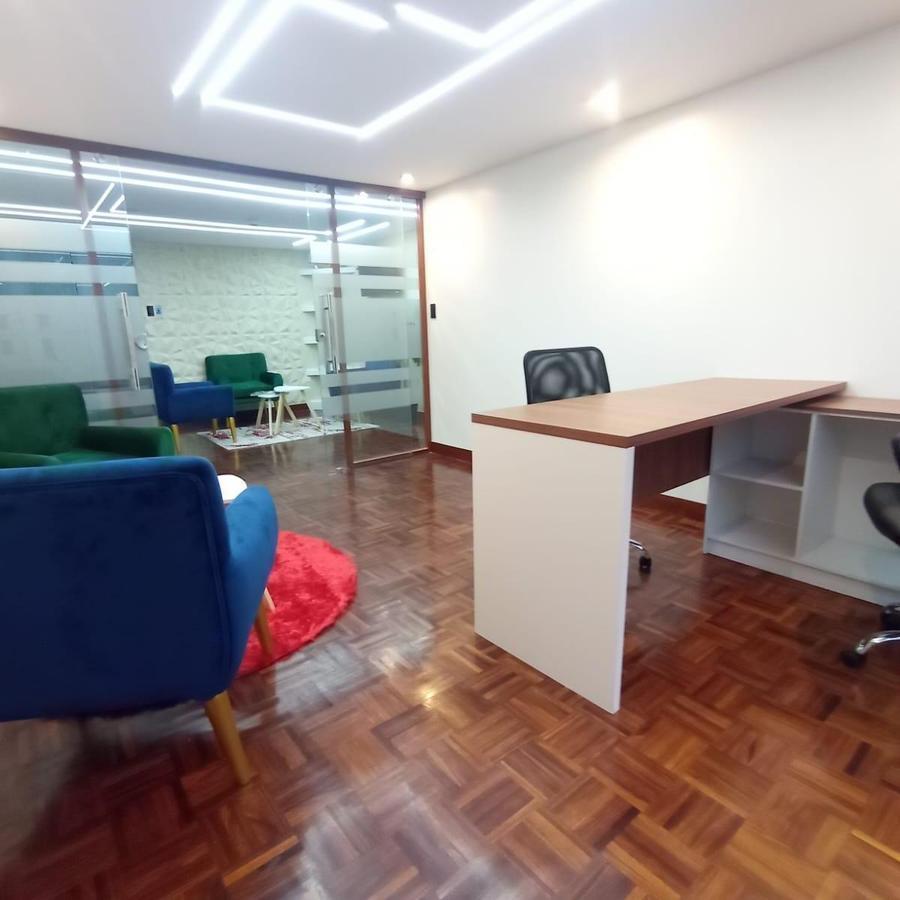 Oficina con Excelente Ubicación en Venta Sector República del Salvador