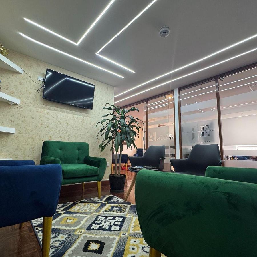 Oficina con Excelente Ubicación en Venta Sector República del Salvador